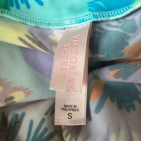 Vintage Victoria’s Secret Bikini Top and Skirt - Picture 4 of 8